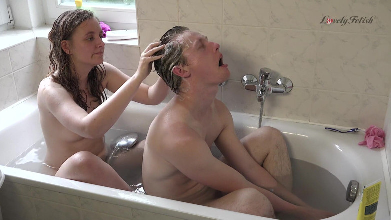 Fuck n Fetish: Novia en la bañera - bañándose
