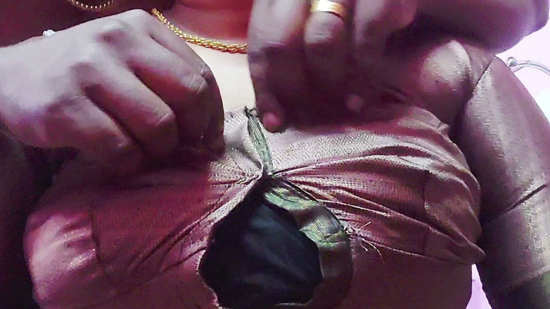 Desi Mohini: Desi Boy has sex with beautiful stepsister
