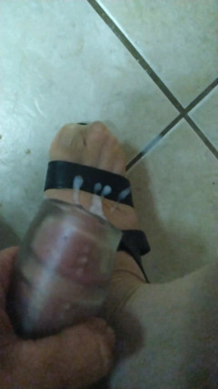 Cumming on My Pantyhose Feet thumbnail