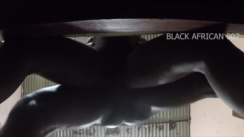 Black African 007: Я думаю, что буду забеременеть от моего сводного брата сексом без презерватива