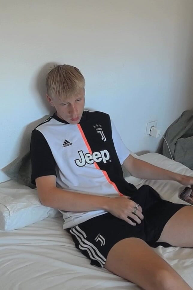 Axton Drake: [face Reveal] Soccer Bro Jerks off in Bed