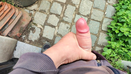 Sara B: POV: Na zewnątrz spust