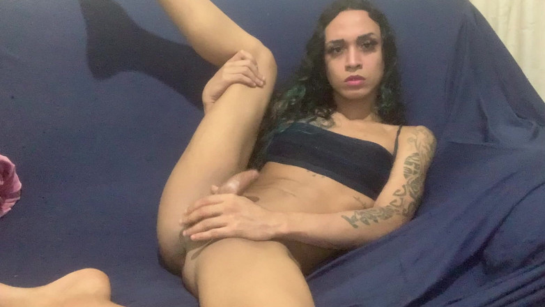 YasmimCarter: Trans Se Masturba Y Enseña Su Culo