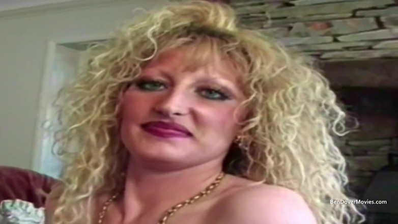 Ben Dover Movies: Daha fazla seks ve settee: Julie