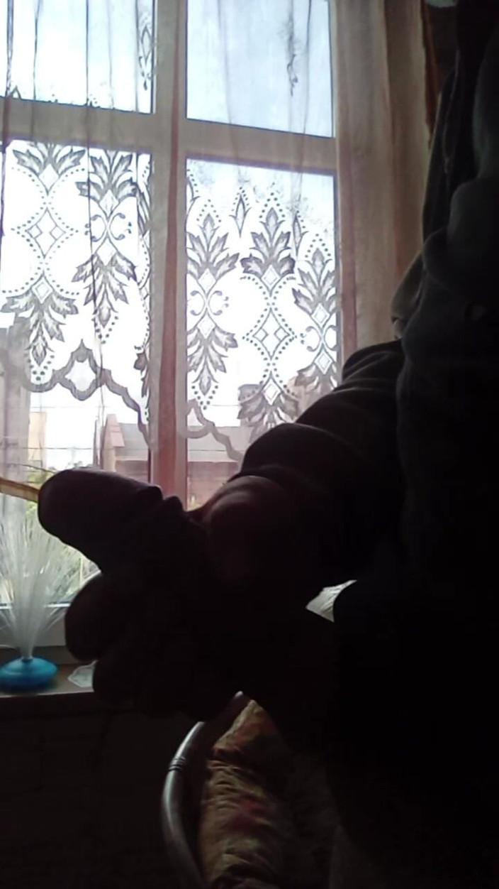 Mcobraxxl: Elevazione davanti alla finestra