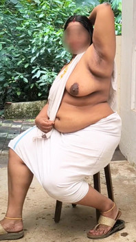 Desi Girl in Topless Sexy Photoshoot, After Shoot Picture