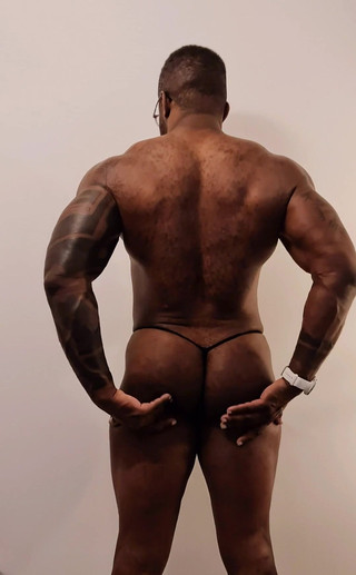 Amadeus: Punya Tema Pelangi Thongmode Jumat