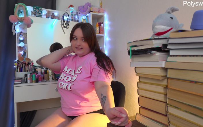 Polly Sweet: Russian Actress Shoots Solo Backstage Video