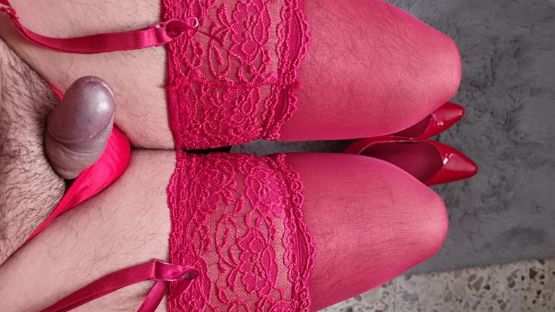 My panties: POV, krásný pohled na mé červené kalhotky, krajkové punčochy a červené podpatky