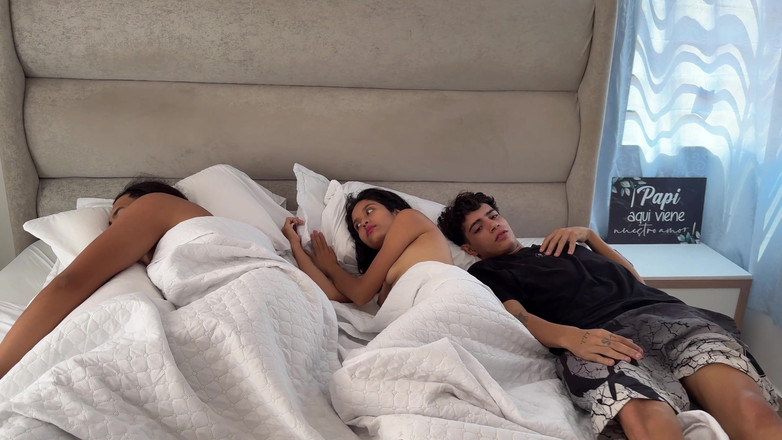 BritannySexxx: Я жестко трахаю жену моего друга куколда, пока мы делим гостиничный номер