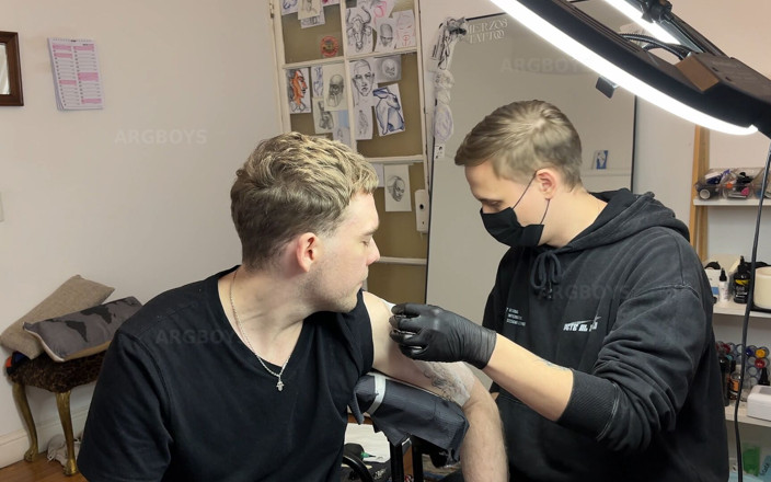 Arg Kinks: Straight Guy Pays for His Tattoo with Anal and Blowjob