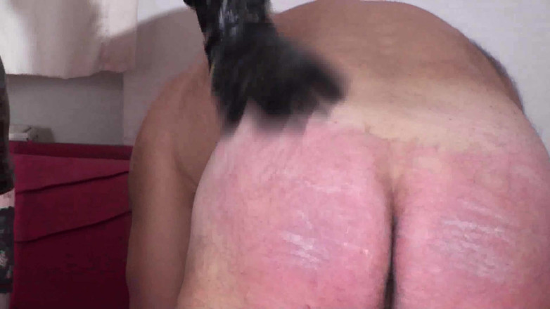 Femdom Austria: Whip it until it's red
