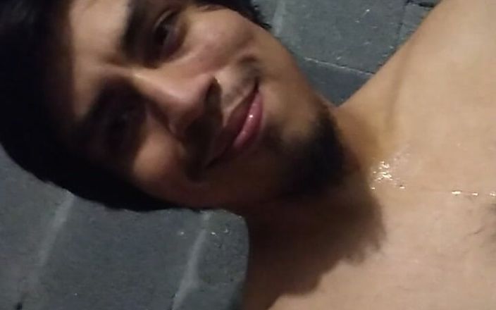 AlexAlejandro13: Hodně se potím z prsou