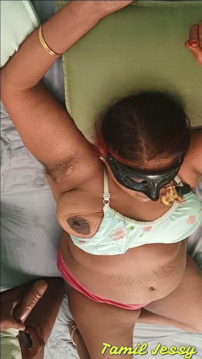 Tamil Jessy: Punč s kondomem