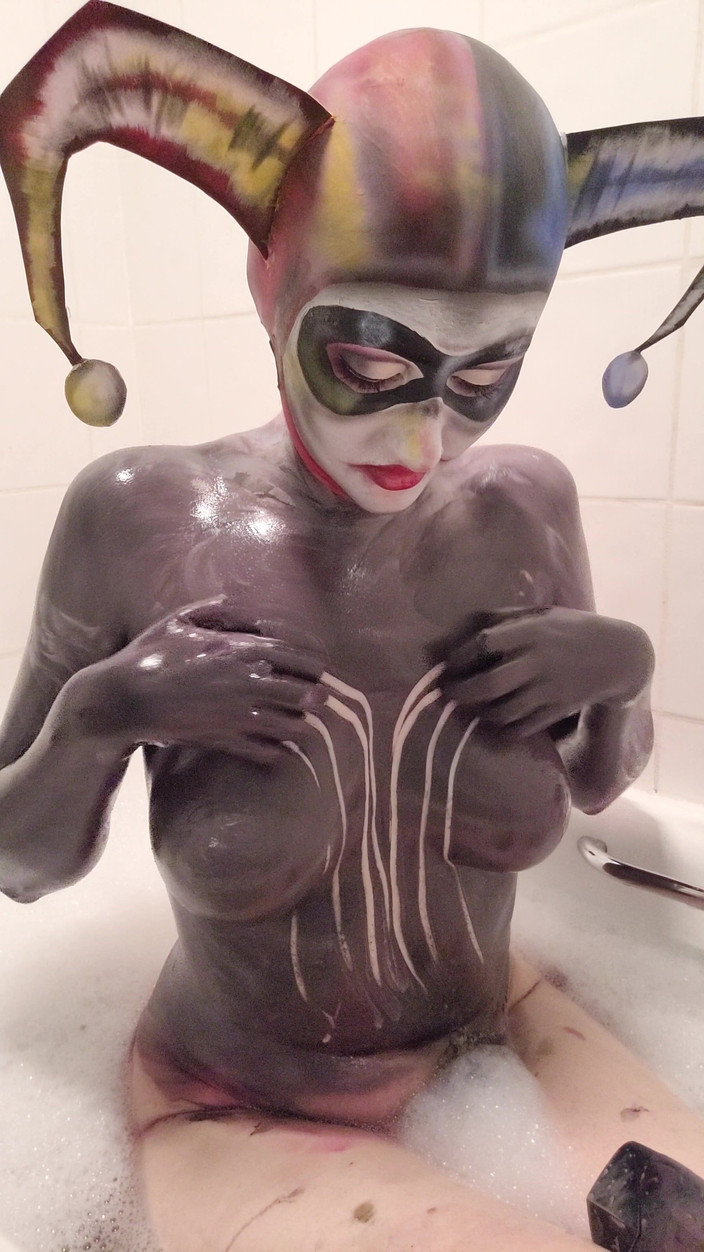 Em Yang: Cosplay harlequin odstranění barvy na tělo a uchycení koz