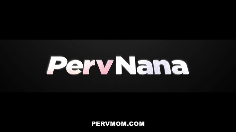 Mylf Official: Geile oma darla crane fickt hengst in der badewanne