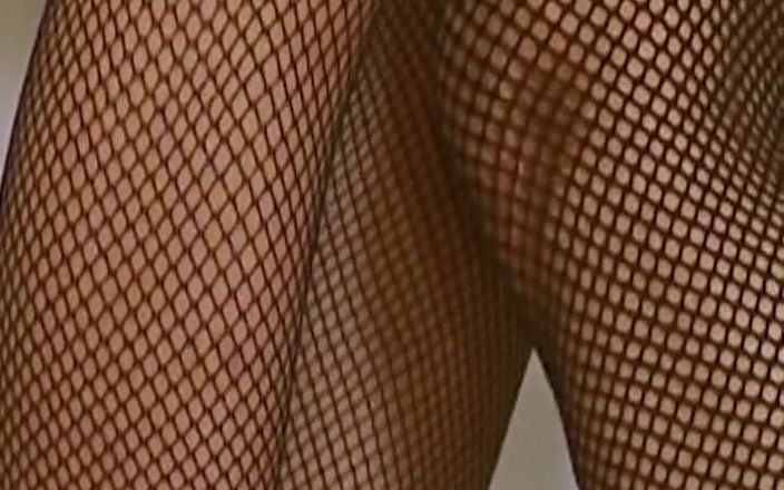 German's Fetish: Duitse slet werd betrapt op het vingeren van haar poesje...