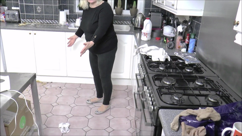 Older Women Club: Lacey Starr et Amyka Lee
