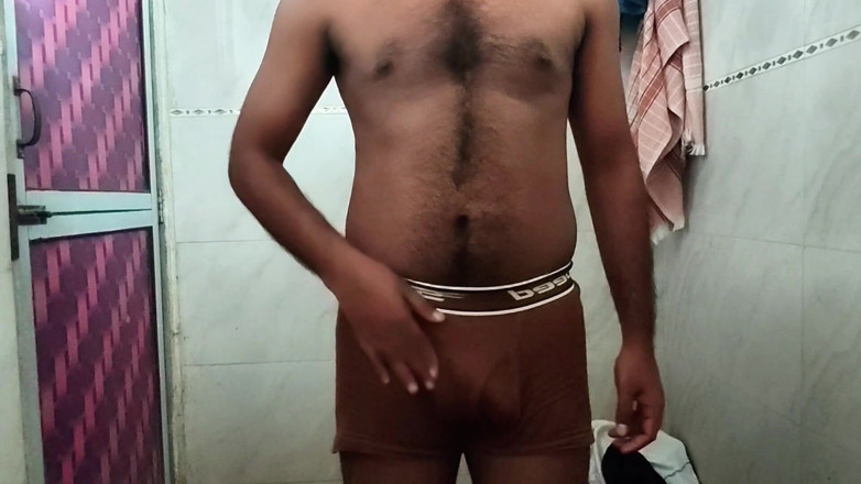 Pervy Toad: Melancap pada seluar dalam ibu saya