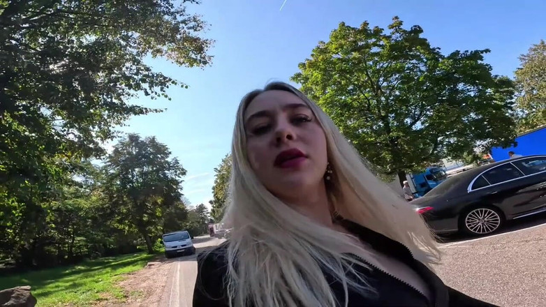 Queen_of_BDSM: Raststaetten pisse!