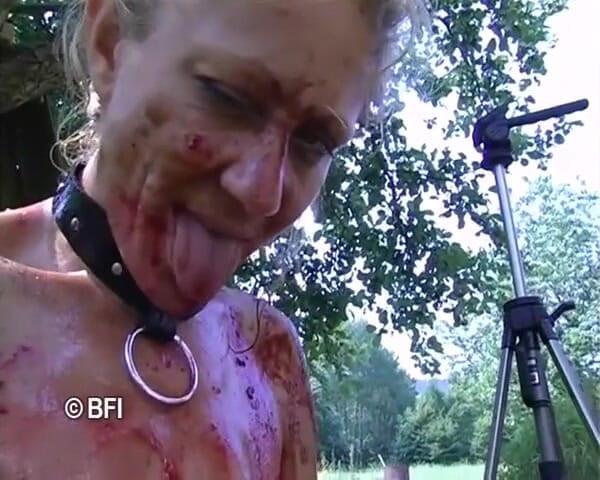 Extreme Insertions: 극도의 음식 굴욕.