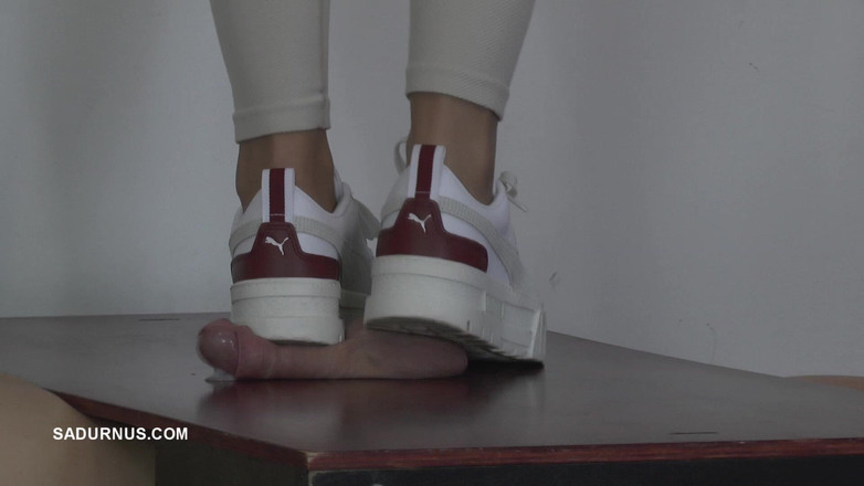 Sadurnus: Госпожа Наташа просто хтует по его телефону