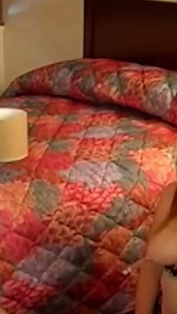 EroticOnly Fetish: Kurvige rothaarige MILF, eng gefesselt und mit sperma bedeckt