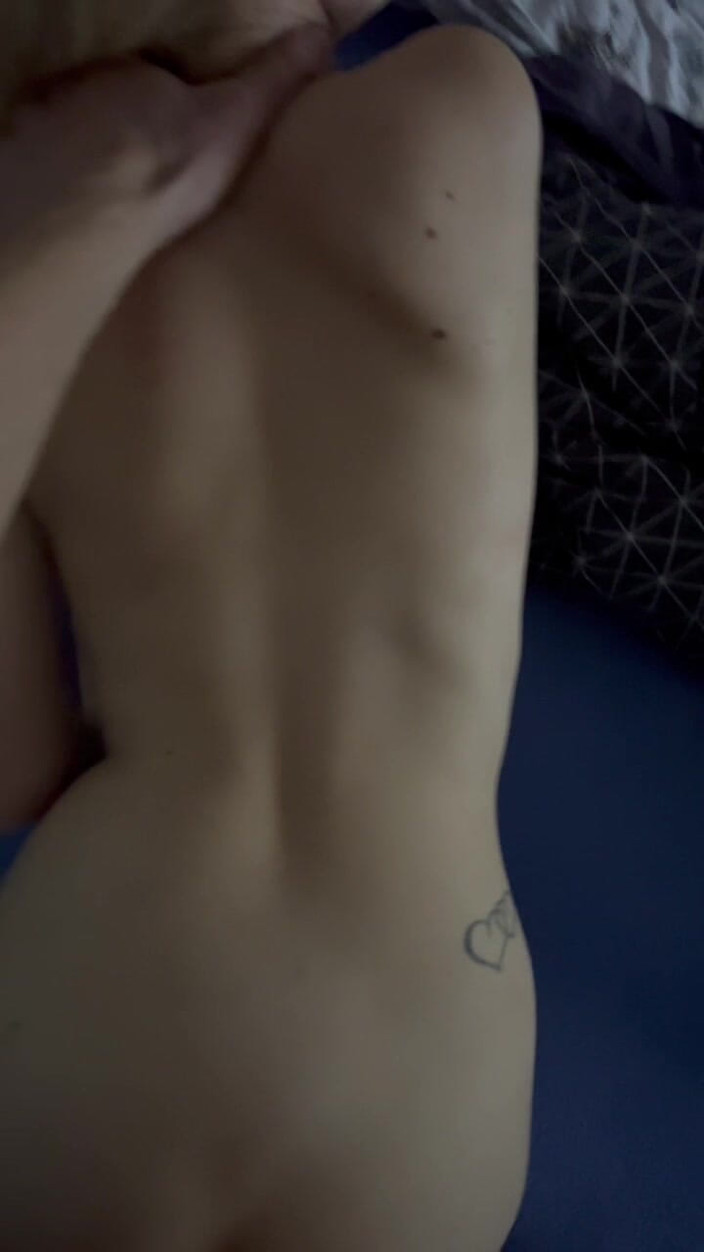 BlondieCat: बेडरूम में खिलौने