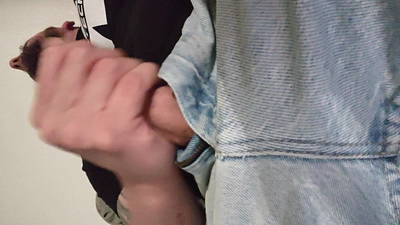 Themilkman618: Goonen und streicheln auf der Couch mit meinem großen weißen...