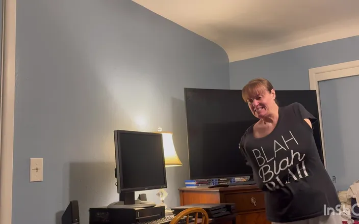 Sweet Marie: Mature Mom with Big Boobs and Butthole Loves Your Attention...