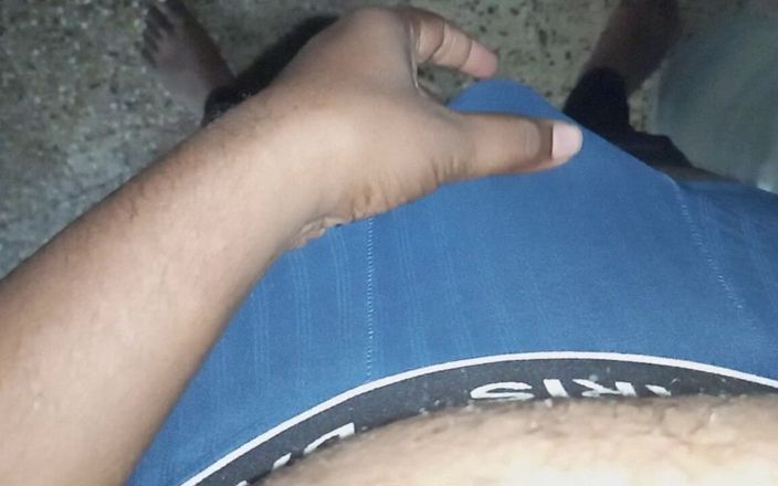 Sweet Indian cock: भूखी चट्टान 7 इंच की देसी लंड वीर्य छोड़ता है