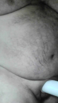 Me follo un coño falso y me pajeo la polla hasta que me corro caliente