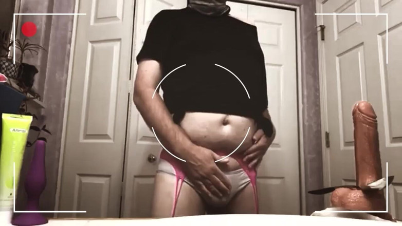 Kinky horny gay bois: Mastürbasyon yapan sürtük kadın kılıklı domuz 31 talimatıyla tanış ve emme...