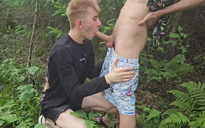 Max Gen: Gave a Guy a Blowjob in the Forest