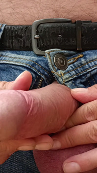 Venkovní lemování džín, tvrdý penis zblízka kapající precum