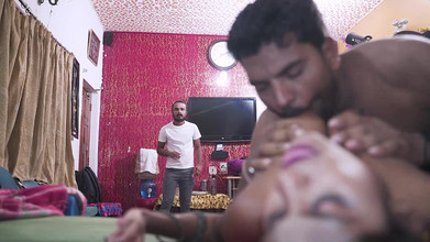 Xtramood: BHABI FOLLADA CON SU NAUKAR Y ELECTRICISTA CUANDO SU MARIDO...