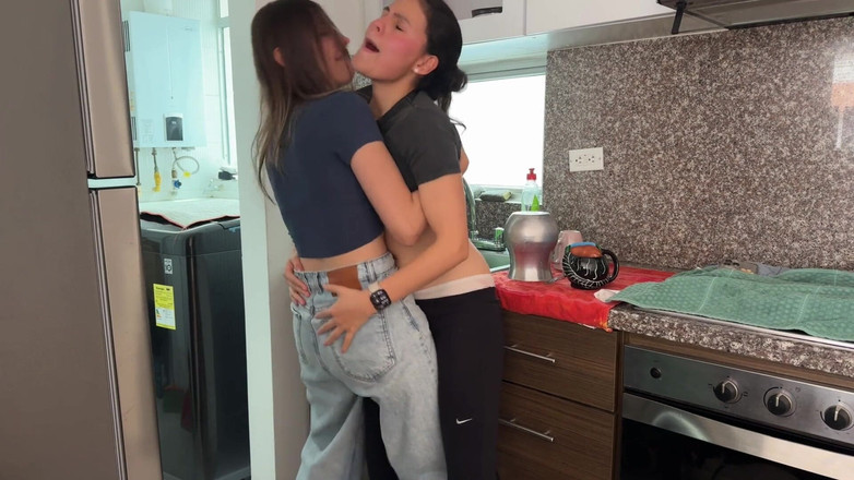 scarlettandc: Lesbická kompilace