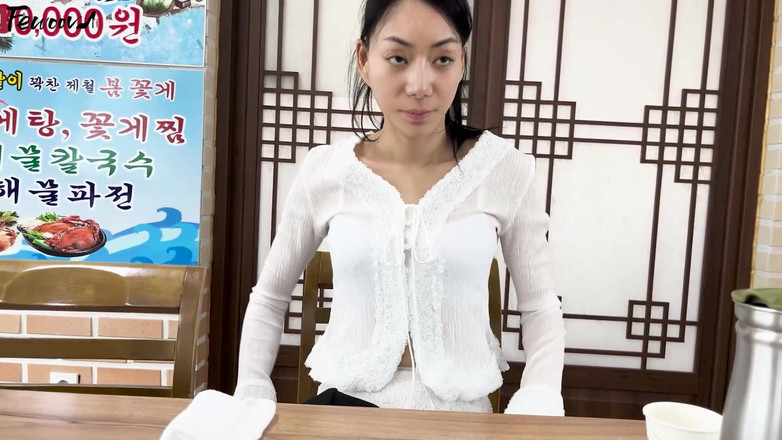 Fewoovcom: フェチ変態に叱られた40歳のお嬢様