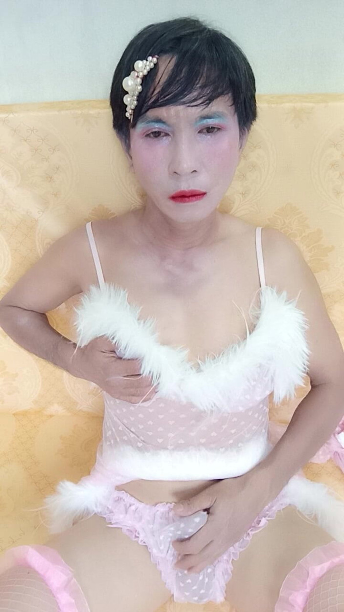 nguyen dang thien tri: Oanh Le - vestita da principessa porno sexy - selfie eiacula e...