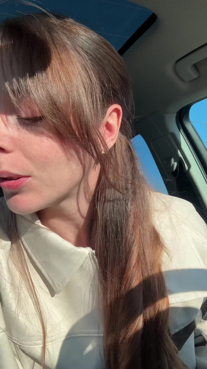 Nadia Foxx: 性爱视频博客！和我一起购买新玩具，然后看我用！