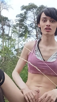 Sexy Girl Carolina Masturbates In The Woods Got Horny