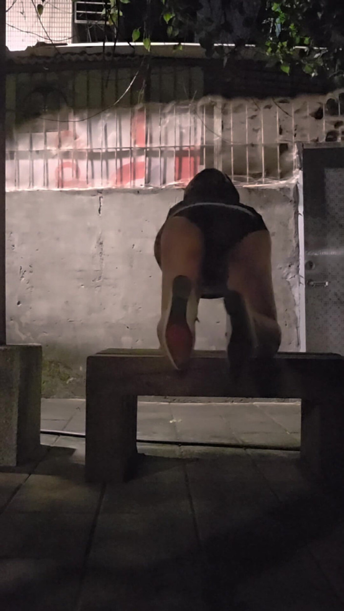 Taiwancdgirl: Tôi đang cắm mông ra và chờ đợi bạn