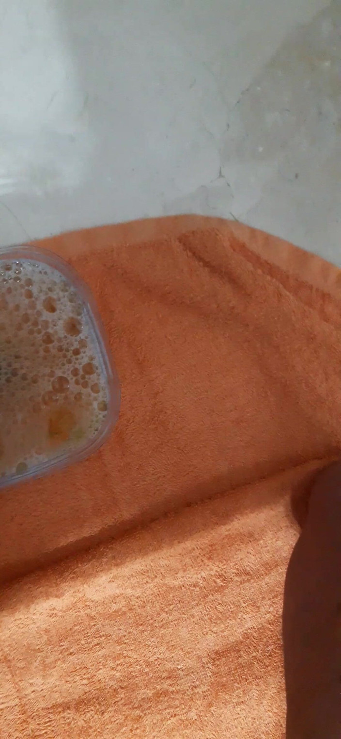 Orinadas_jmv54: बोतल में पेशाब