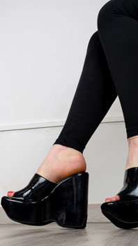Shoe collection milf y2k zwarte patent wedges - Dame Olga