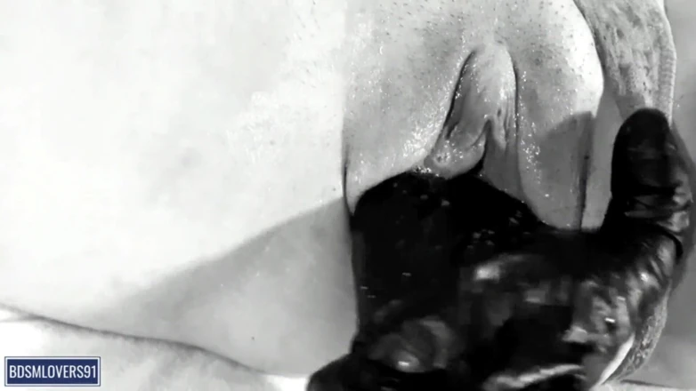 Bdsmlovers91: Stromend door je vuist