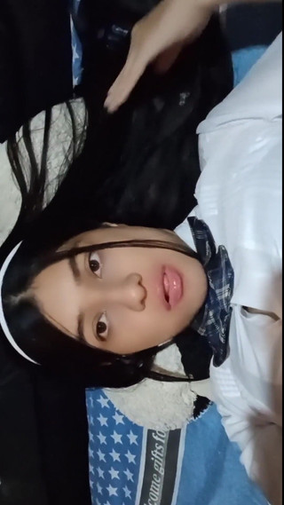 Yuli and tony: 18岁女大学生