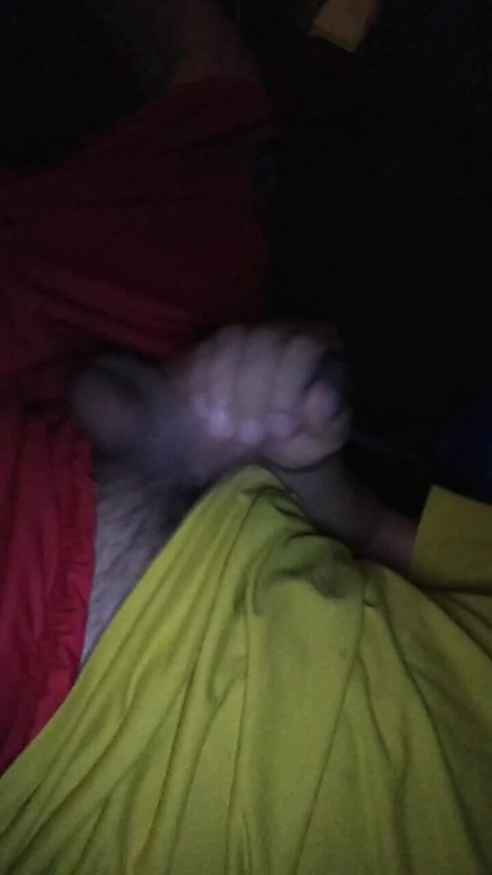 AlexAlejandro13: ¿Quién quiere venir a la habitación?