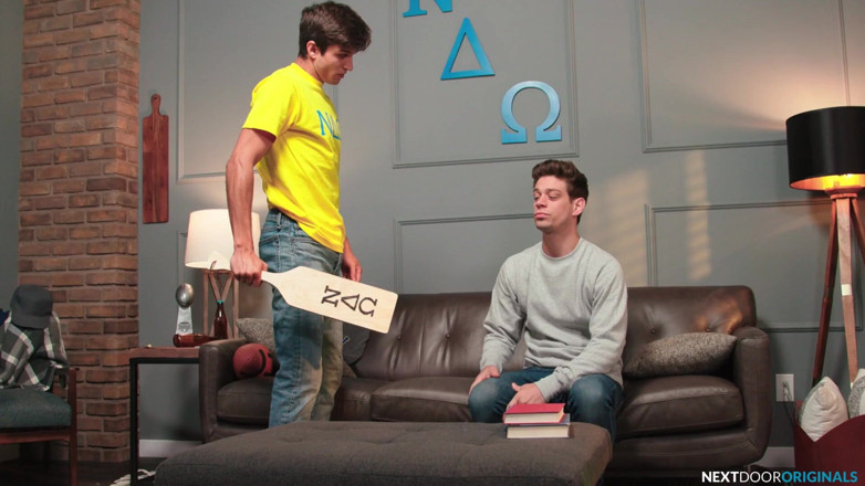 Next Door Studios: NextDoorStudios - Zvonul spune că nu putem să ne futem, dovedește-mă...