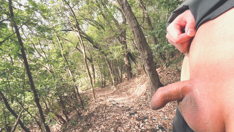 hueikun: Un ragazzo con un piccolo prepuzio fa pipì un enorme...