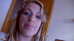 MMM100: Tigra: Szybki mały wywiad po francusku z piękną blondynką MILF...